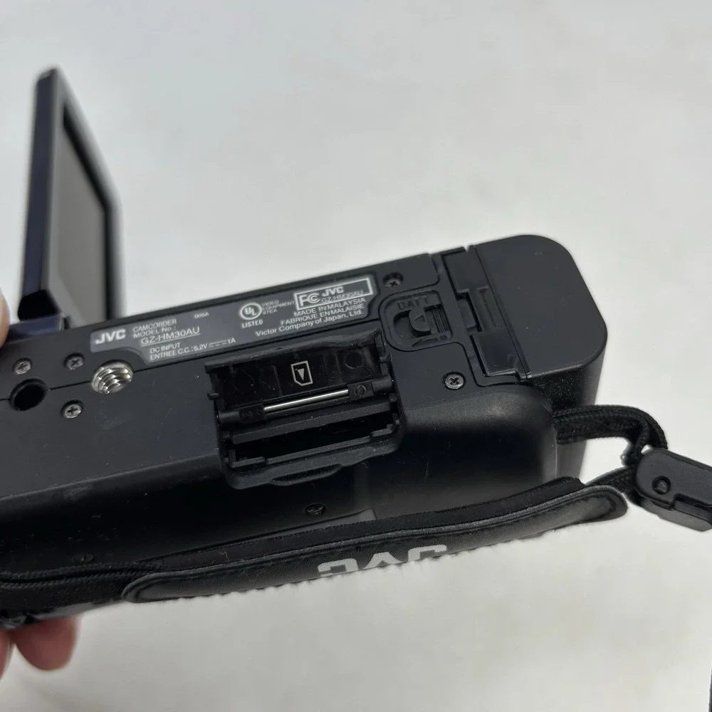 JVC Everio GZ-HM30AU CAMCORDER- 20X OPTICAL ZOOM- HD VIDEO Untested